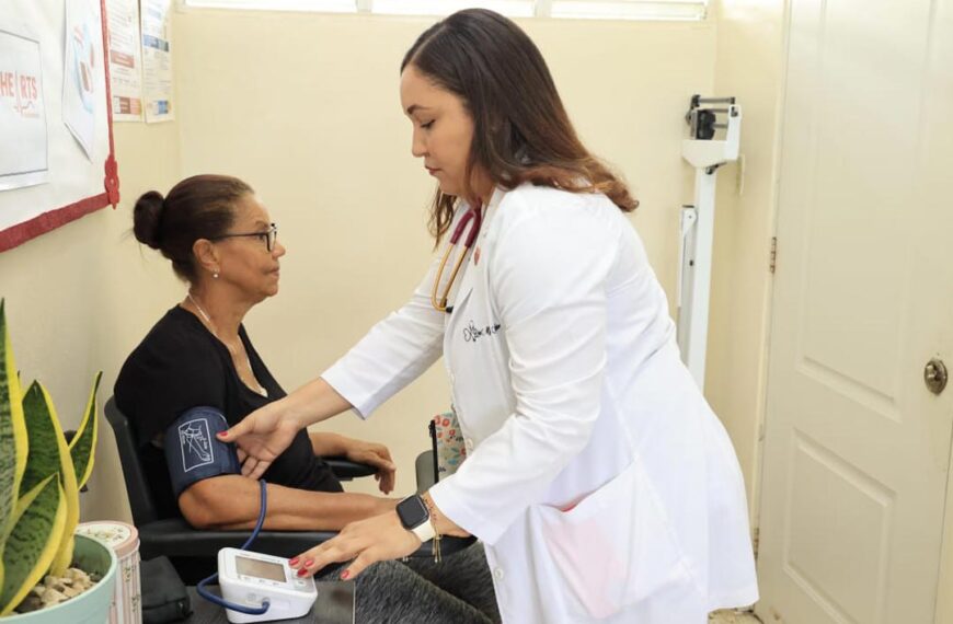 SNS resalta dedicaci&oacute;n y compromiso de m&eacute;dicos Red P&uacute;blica